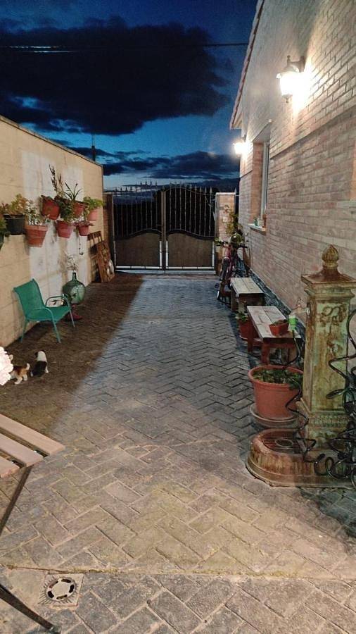 Casa de vacaciones para 10 personas, con jardín además de vistas y piscina, Se admiten mascotas en Aragón - 3