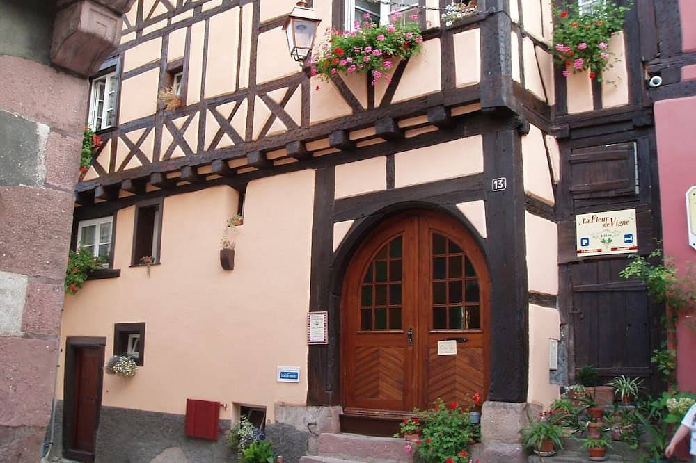Ganze Wohnung, Wohnung in Riquewihr bei Weinbergen in Riquewihr, Regionaler Naturpark Belchen der Vogesen
