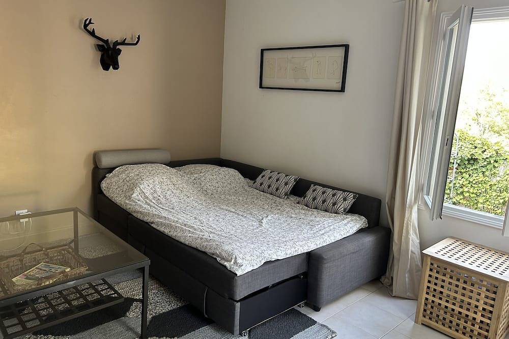 Appartement entier, Sous l’olivier 2 in Roquefort-les-Pins, Côte méditerranéenne (France)