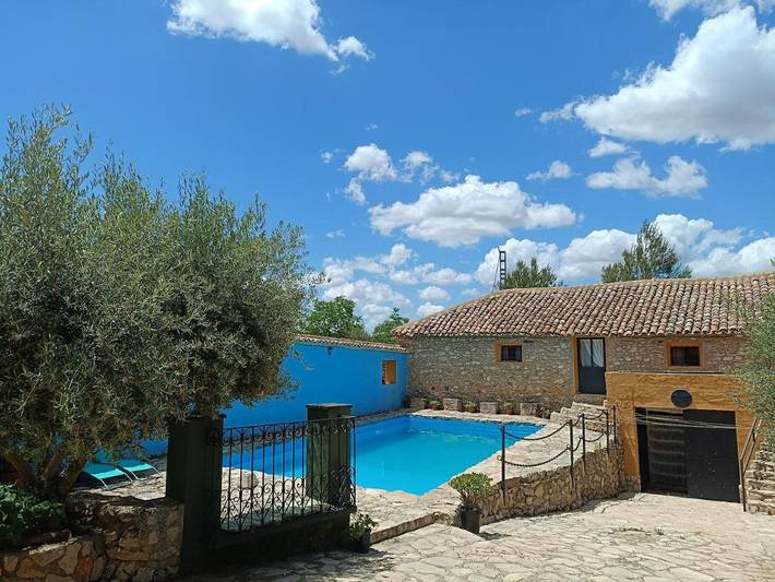 Casa rural para 18 personas, con jardín además de piscina y vistas, Familias con niños en Corredor De Almansa - 2