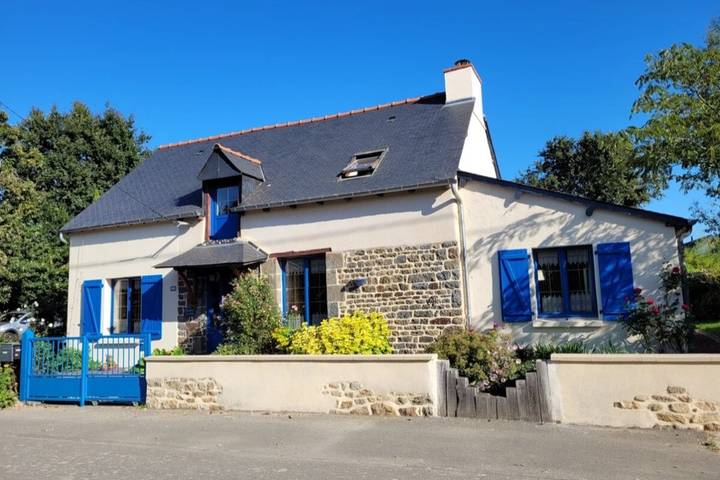Chambre d’hôte pour 3 personnes, avec Terrasse et Jardin à Meillac
