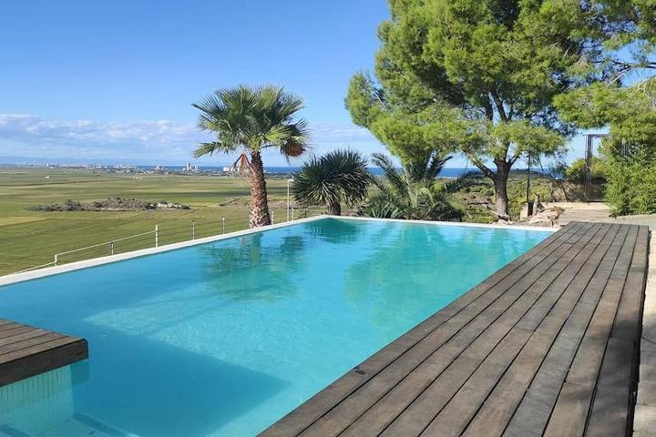 Villa voor 8 personen, with Balkon and Terras as well as Tuin and Zwembad in Natuurpark Albufera de València
