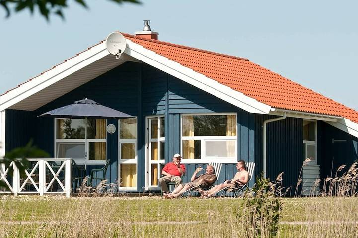 Luxus-Ferienhaus für 6 Personen, mit Sauna und Terrasse sowie Whirlpool und Garten