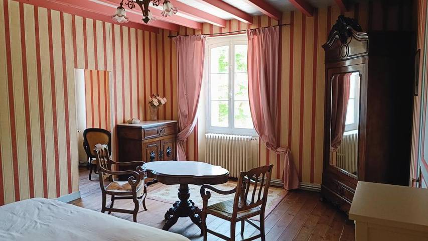 Location de vacances pour 7 personnes, avec jardin et piscine à Lorignac - 2