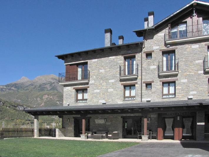 Hotel für 3 Personen, mit Garten und Terrasse sowie Ausblick und Pool - 1