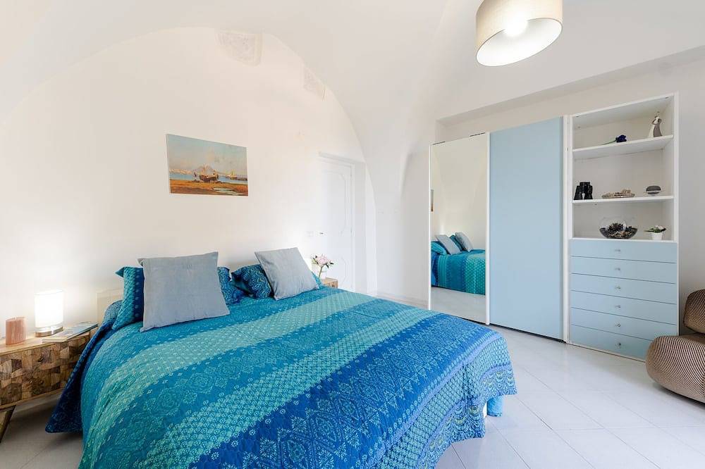 Appartement entier, Charming House with beautiful view. in Pontone, Scala