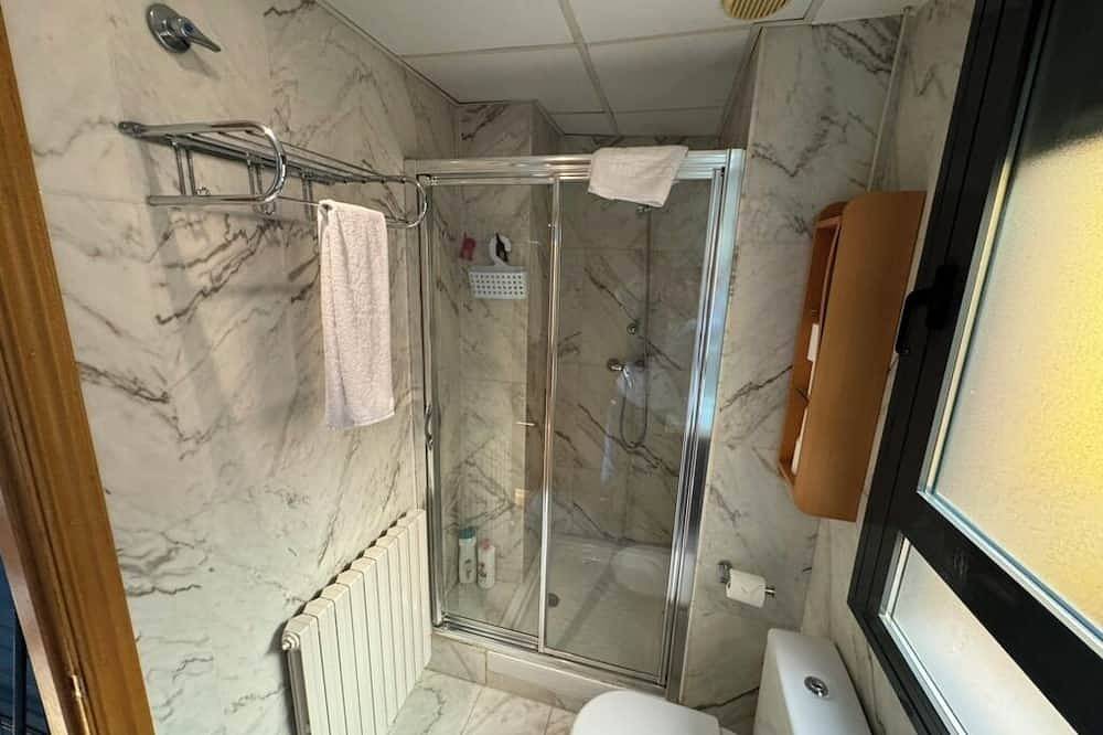 Entire apartment, Zentrum Cathedral. Next to Plaza del Pilar. Ideal for couples. in Saragossa, Saragossa Province