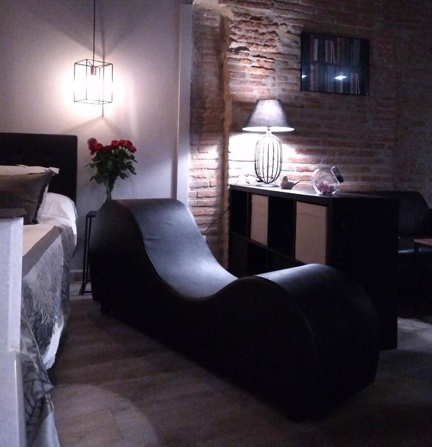Suite with Hot Tub in Perpignan, Côte d'Améthyste