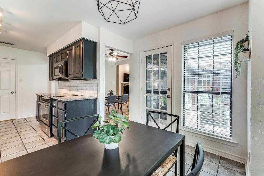 Cozy 4bd/2br house by Mira Vista: Family-friendly, 30+ day stays welcome! in Fort Worth, Tarrant County