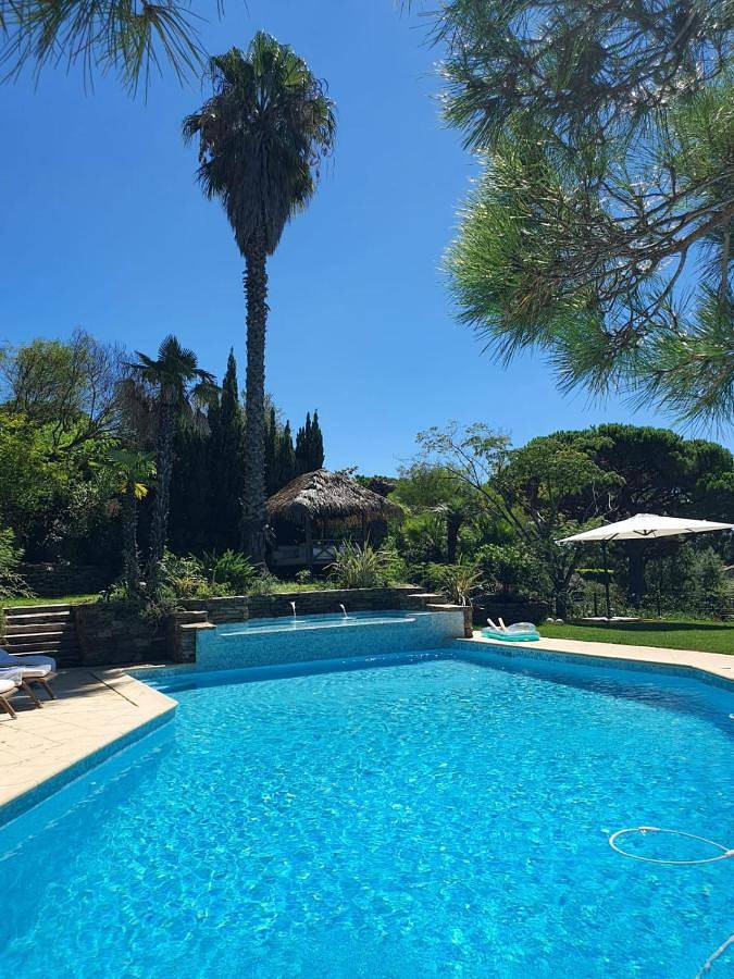 Villa pour 12 personnes, avec Balcon et Terrasse ainsi que Jardin et Piscine dans Gigaro