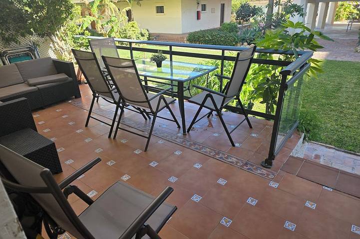 Bungalow für 4 Personen, mit Terrasse und Pool sowie Garten an der Costa del Sol