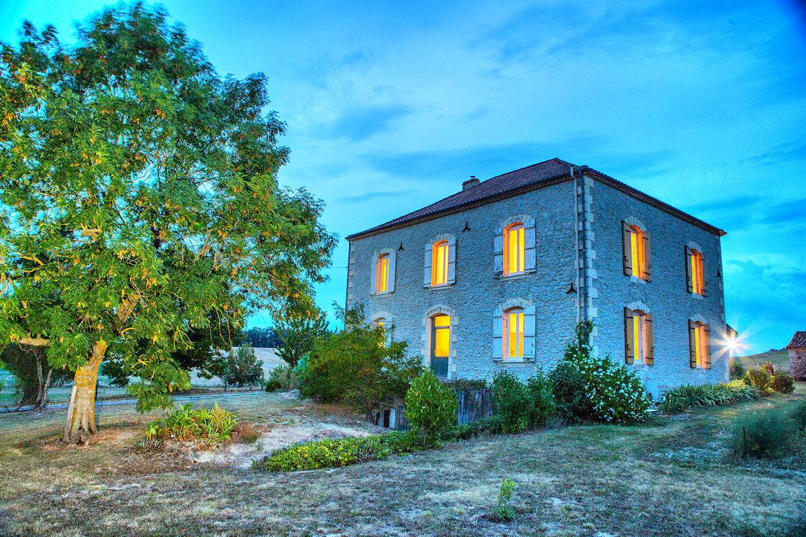 Chambres d'hôtes de charme Domaine les Courteaux - Chambre Auvergne in Beaugas, Région de Villeneuve-sur-Lot