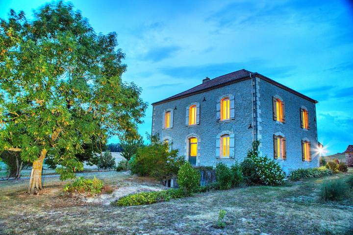 Cottage pour 3 personnes, avec jardin et piscine à Beaugas