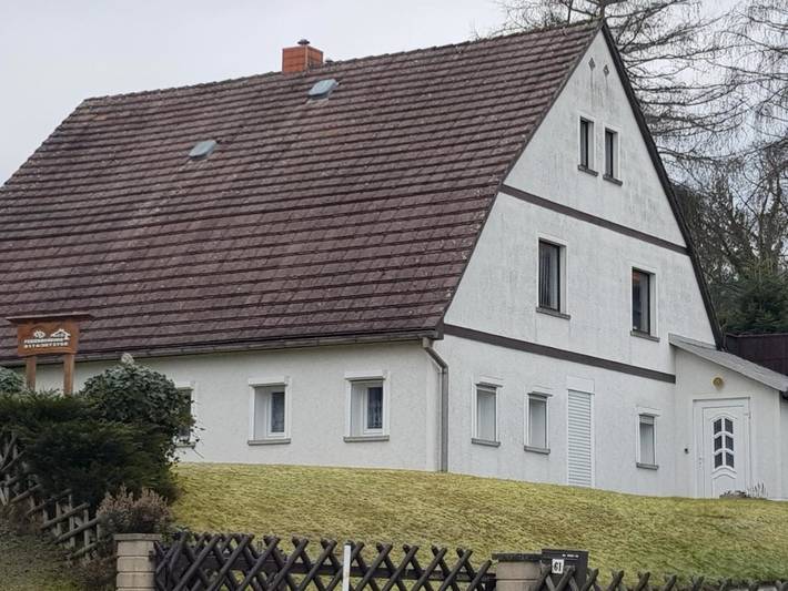 Ferienwohnung für 4 Personen, mit Terrasse und Garten in Jonsdorf