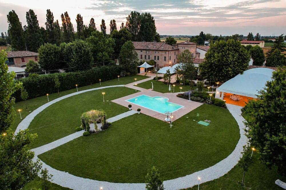 Villa à San Giacomo Roncole avec 12 chambres à coucher, 30 couchages in Mirandola, Province de Modène