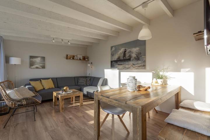Ferienhaus für 6 Personen, mit Balkon/Terrasse und Terrasse sowie Garten in Sint Maartenszee