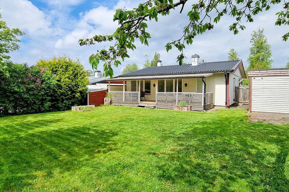 Familienhaus am See in Otterbäcken – Stufenlos, Platz für 6+, 200 m zum Vänern in Amnehärad distrikt, Gullspang