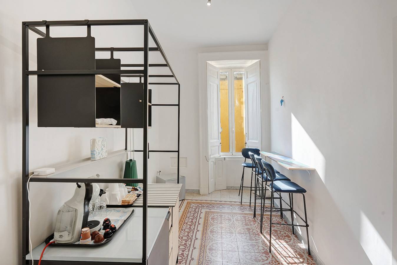 Antica Dimora Deluxe with Balcony, Wi-Fi and Air Conditioning in Neapel, Neapel provins