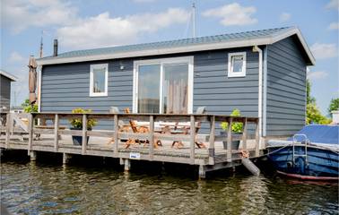 Gîte pour 4 personnes, avec terrasse dans Breukelen