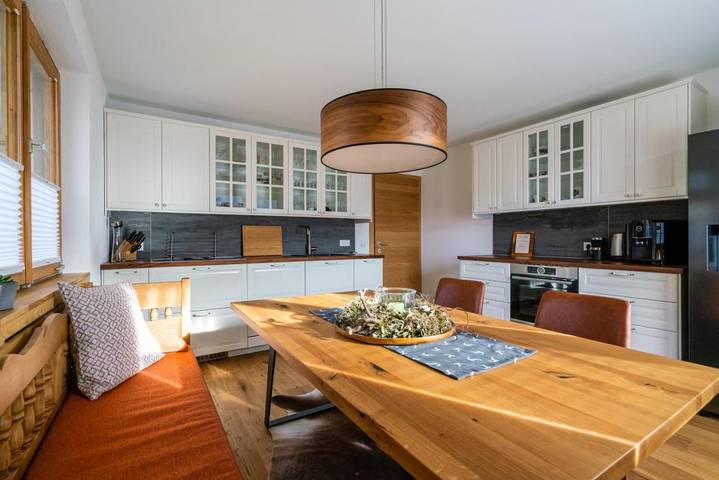 Ferienwohnung für 6 Personen, mit Balkon und Terrasse sowie Garten und Ausblick in Bartholomäberg