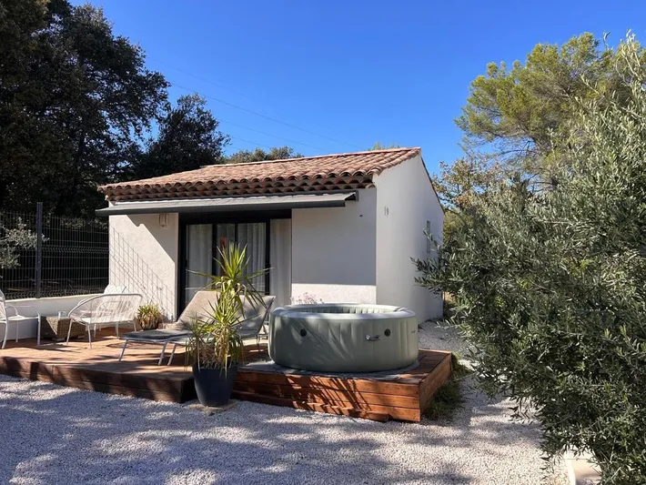 Casa de vacaciones para 3 personas, con vistas y jardín - 1