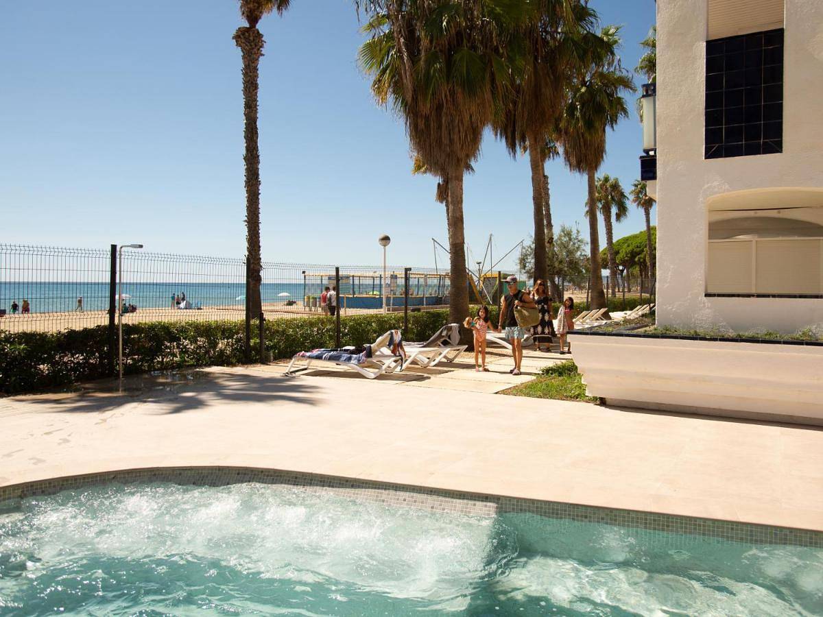 Pins Platja Apartments in Vilafortuny, Cambrils