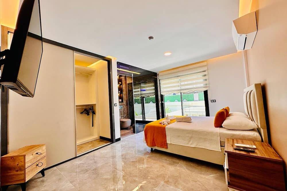 Spacious Garden & Luxury Family Villa with Private Pool in Kusadasi in Kusadasi, Turkish Aegean