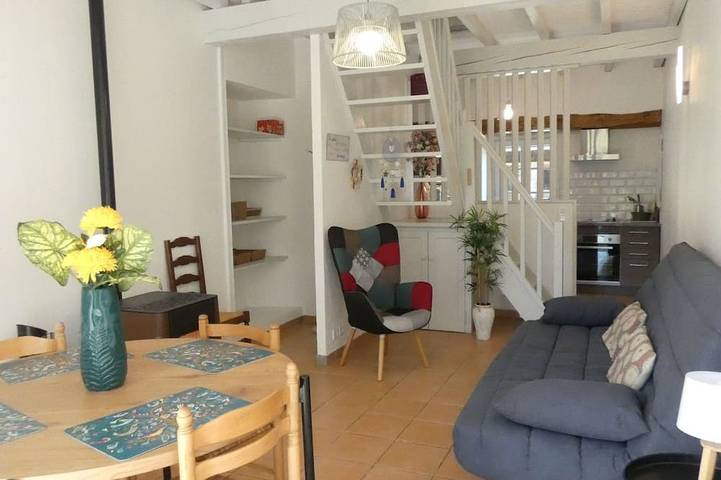 Gîte pour 4 personnes, avec terrasse et jardin