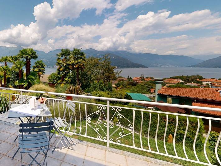 Ferienhaus für 3 Personen, mit Seeblick und Terrasse in Germignaga