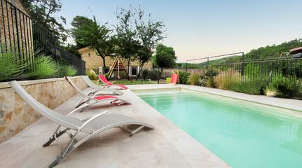 Cottage pour 10 personnes, avec piscine et jardin à Divajeu