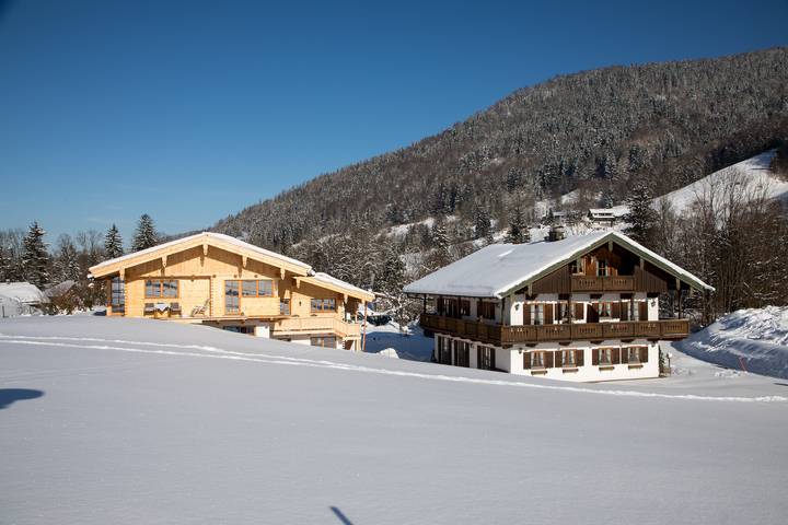 Ganze Ferienwohnung, Ferienwohnungen Reiter inkl. Chiemgaukarte - Ferienwohnung 1, 48qm, Balkon, Kochnische, 1 Schlafzimmer, 1 Wohnzimmer, WLAN in Ruhpolding, Bayerische Alpen