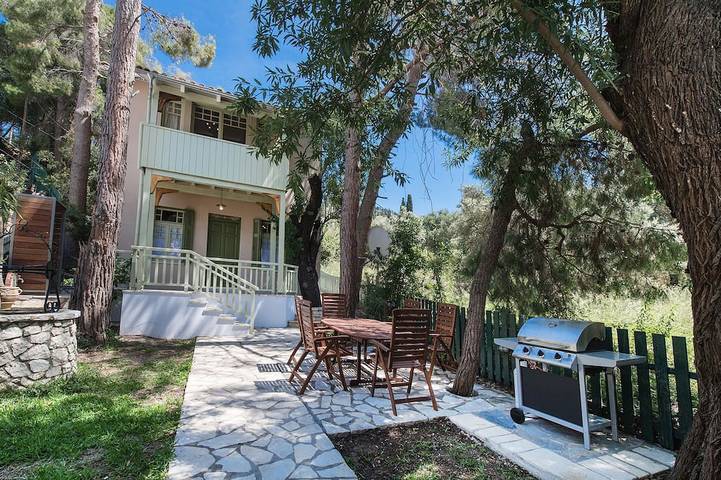 Villa for 5 people, with balcony and garden, with pets in Agios Nikitas