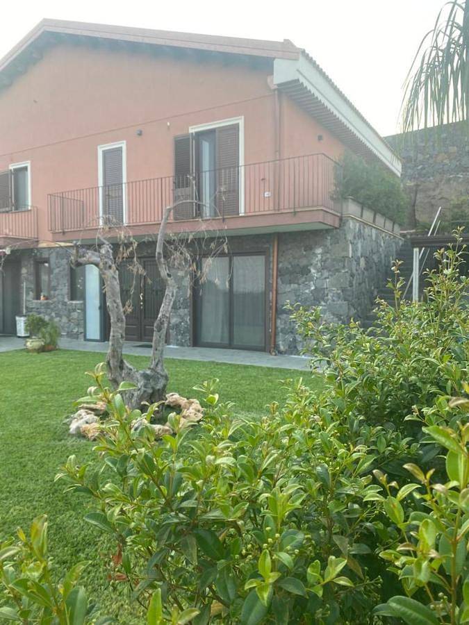 Gîte pour 2 personnes, avec vue et balcon ainsi que piscine et sauna à Piedimonte Etneo - 4