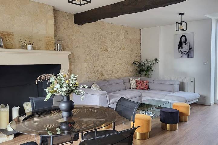 Location de vacances pour 4 personnes, avec jardin ainsi que jacuzzi et terrasse à Créon (Gironde)