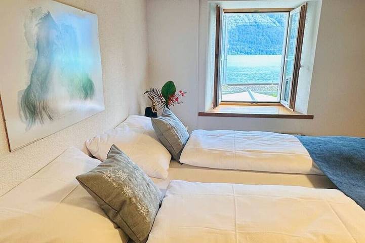 Ferienhaus für 10 Personen, mit Whirlpool und Sauna sowie Balkon und Garten im Berner Oberland - 4