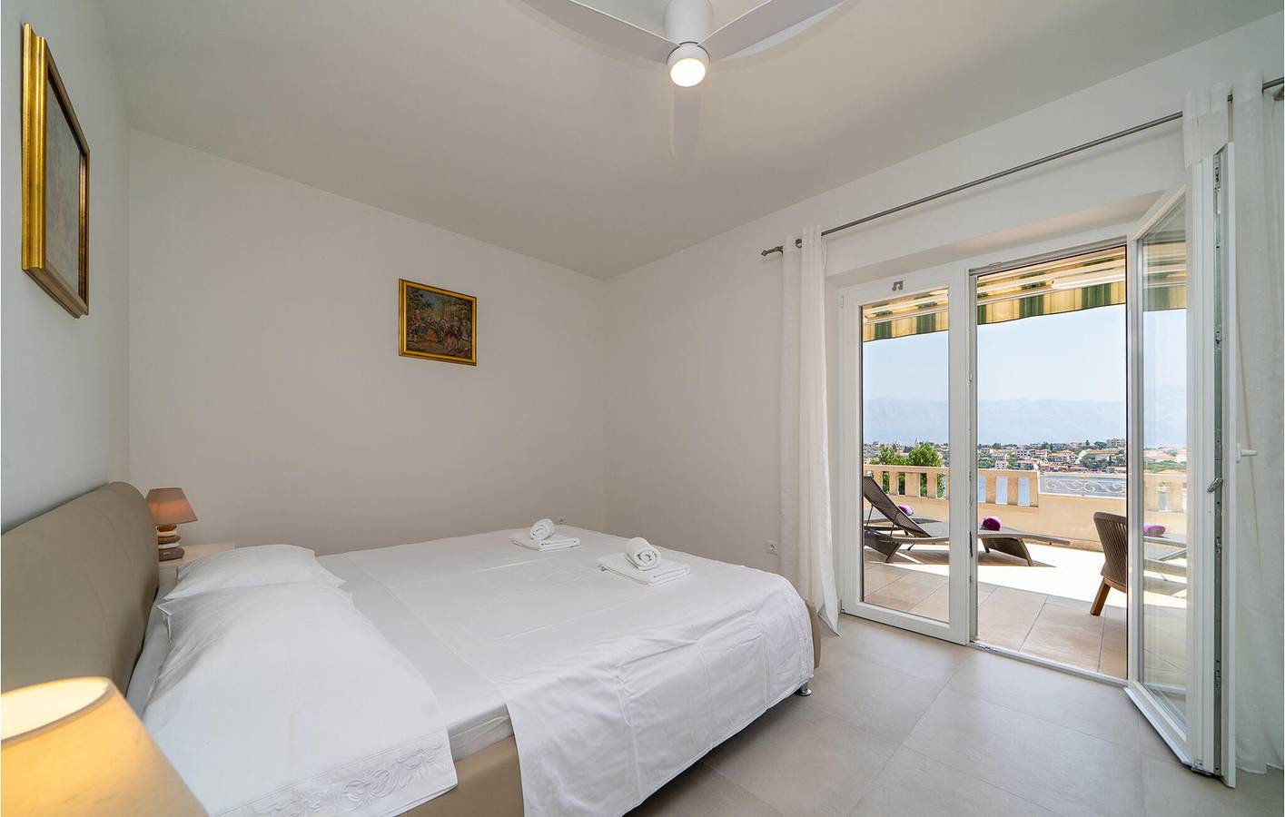 Ganze Ferienwohnung, Ferienwohnung für 4 Personen mit Terrasse in Selca, Povlija, Selca und Sumartin