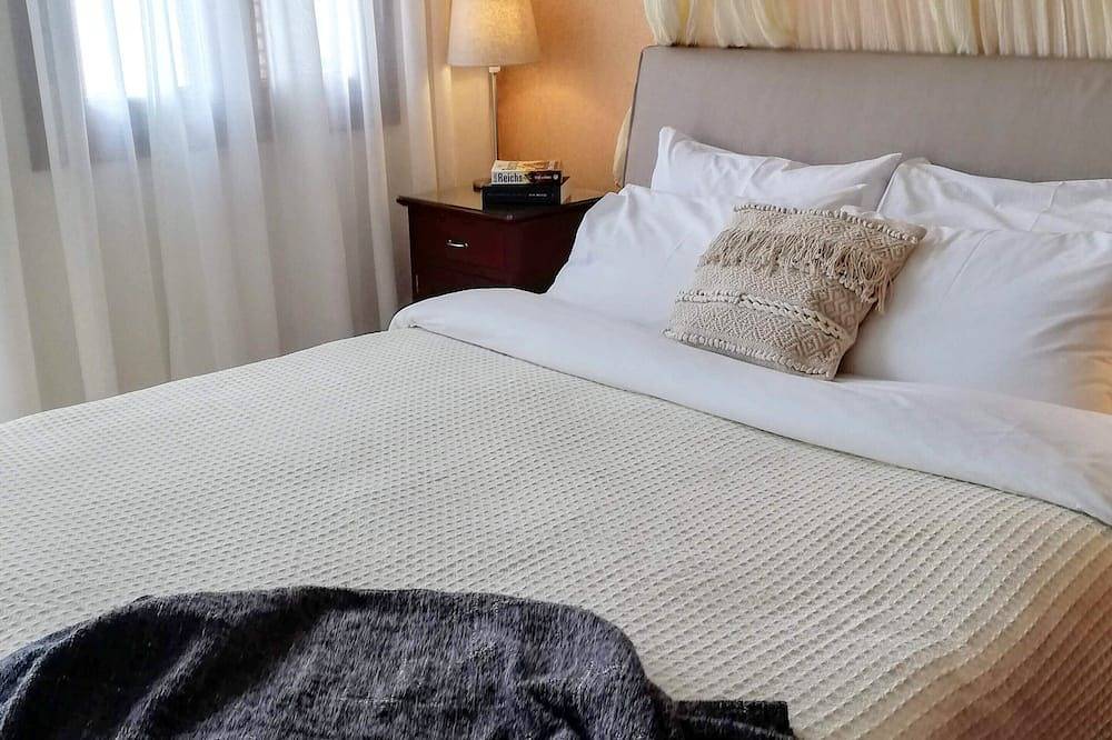 Villa Kallisto, 2Br, 2Bth Villa mit privatem Pool und herrlichem Meerblick in Sporaden