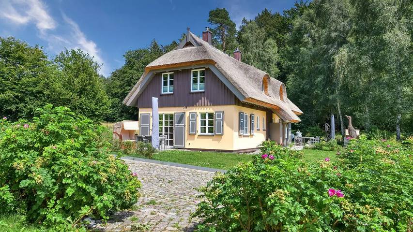 Ferienhaus für 4 Personen, mit Garten und Sauna sowie Terrasse in Putbus - 2