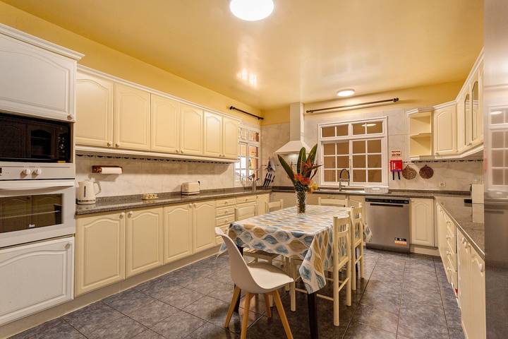 Location de vacances pour 7 personnes, avec jardin à Ponta do Sol - 4