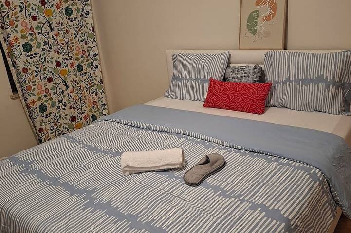 Large, bright bedroom in Molenbeek-Saint-Jean, Flanders