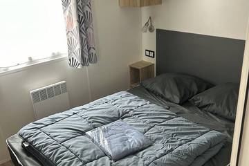 Camping pour 8 Personnes dans Saint-Julien-en-Born, Région de Dax, Photo 1