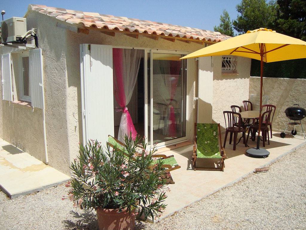 Maisonnette climatisée, 4 km de Cassis, piscine in Carnoux-en-Provence, Région de Marseille