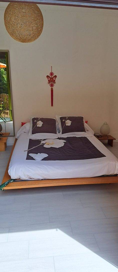Gîte pour 2 personnes, avec Jacuzzi ainsi que Terrasse et Jardin en Gironde