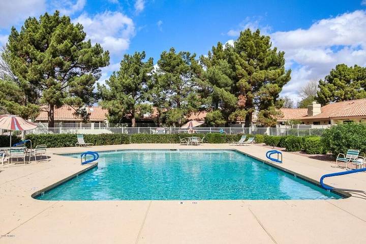 Vacation rental for 4 people, with terrace and hot tub as well as pool in Tempe