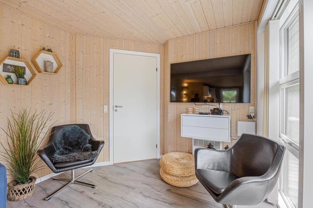 Skønt feriehus med dejlig ugeneret træterrasse in Søndervig, Holmsland Klit