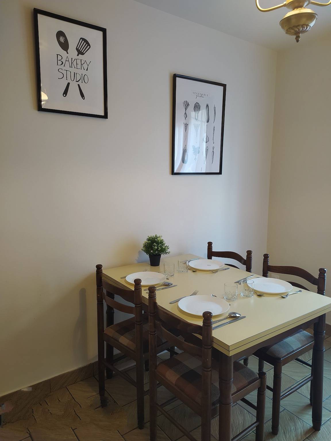 Apartamento entero, Apartamento vacacional "Gîte l'Odyssée" con balcón y Wi-Fi in Espalion, Aveyron (desambiguación)