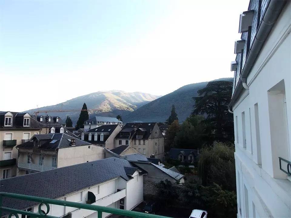 Appartement entier, Luchon Proche Thermes - 3 Pieces Pour 6 Pers. - Parking in Luchon-Superbagnères, Bagnères-de-Luchon
