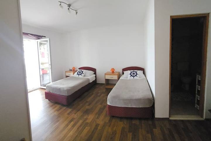 Ganze Wohnung, 2-Zimmer-Ferienwohnung am Strand Bucht Pjestata, Peljesac in Dubrovnik-Neretva