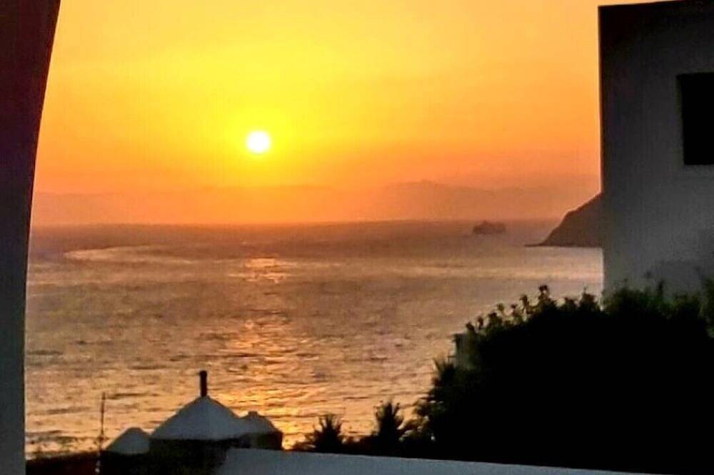 Katoikia Araklos I - Amazing view of Aigiali Bay- 7 min to the beach in Egíali, Amorgos