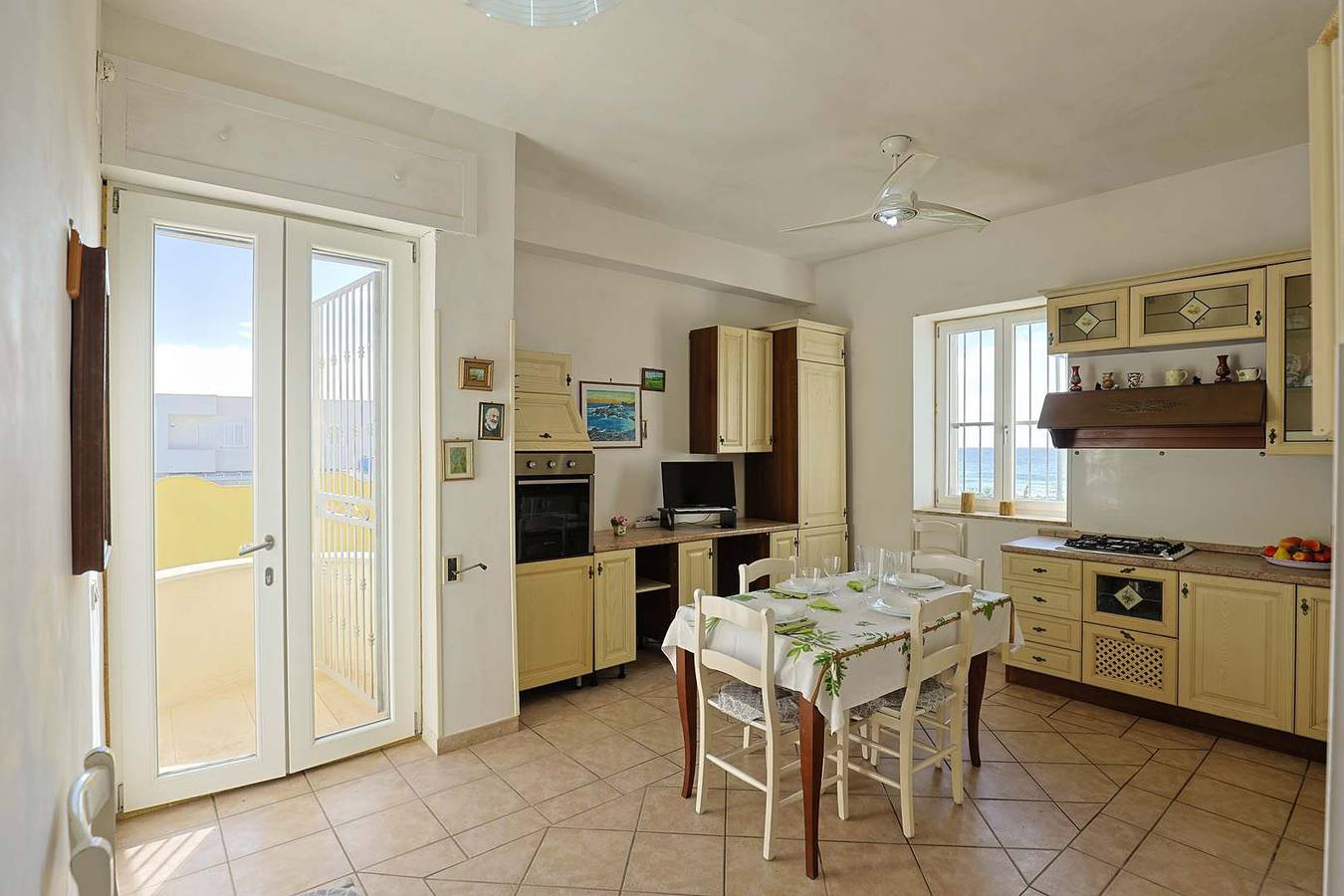 Casa Laura 1 a soli 20 mt dalla spiaggia di San Pietro in Bevagna in Manduria, Golfe de Tarente